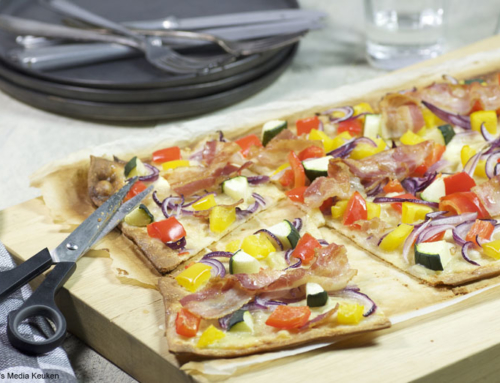 Flammkuchen met courgette en paprika