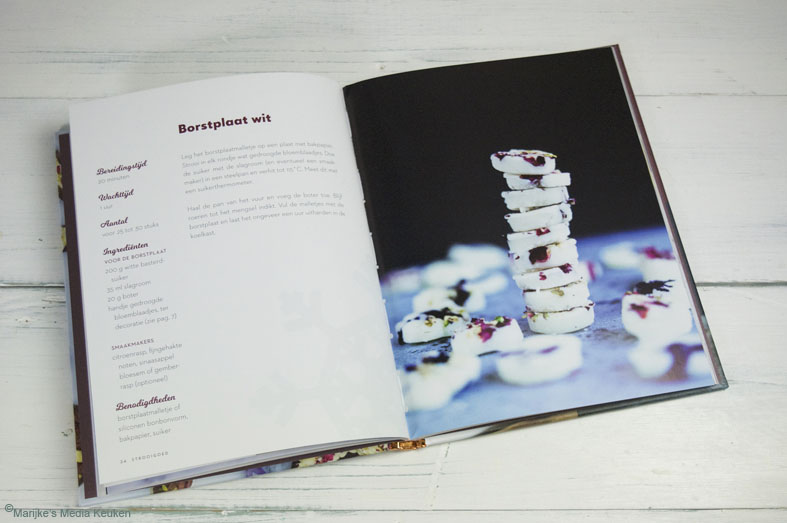 Strooigoed, pepernoten, borstplaat, marsepein en meer